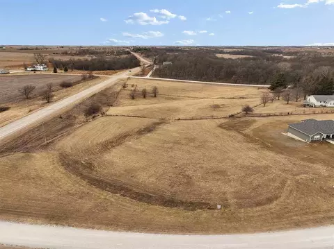 2819 W Dr, Parnell, IA 52325