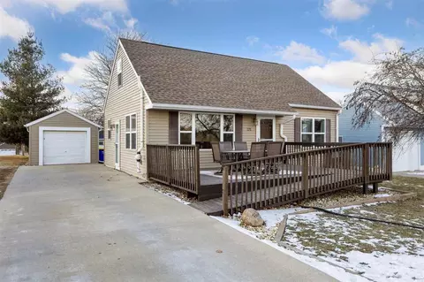 175 S 1st St, Walford, IA 52351