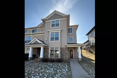 735 Mission Point Rd, Iowa City, IA 52245
