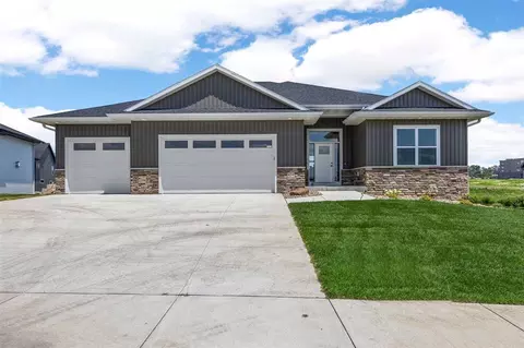 624 Rock Ridge Rd, Tiffin, IA 52340