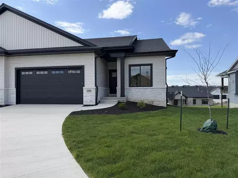 1299 Berkshire Ln, North Liberty, IA 52317