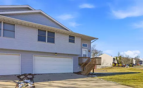 155 Parkview Ct, North Liberty, IA 52317
