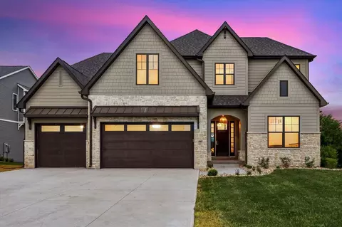 405 Macbride Trl, Solon, IA 52333
