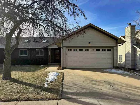 1925 Jeffrey St, Iowa City, IA 52246