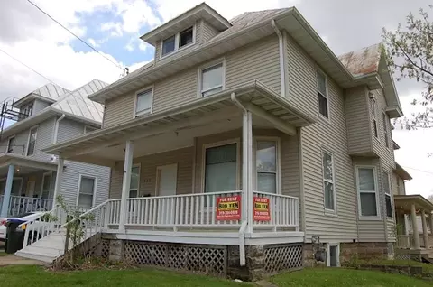 903 E Burlington St, Iowa City, IA 52240