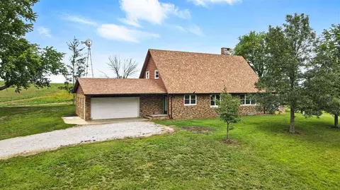 1470 520th St SW, Kalona, IA 52247