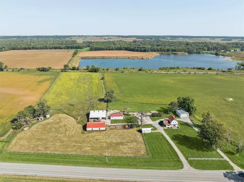 2485 Highway 6 Trl, Marengo, IA 52301