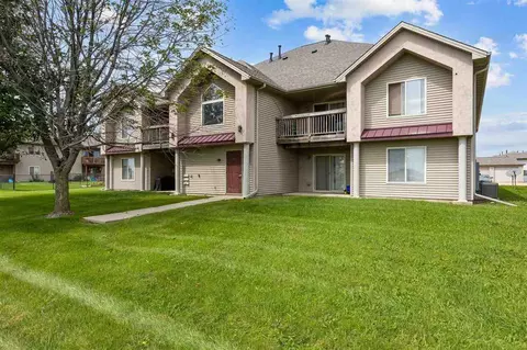 1020 240th St NE, North Liberty, IA 52317