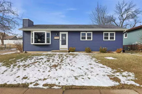 3150 7th St, Marion, IA 52302