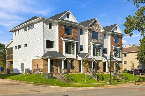 211 5th St, Coralville, IA 52241