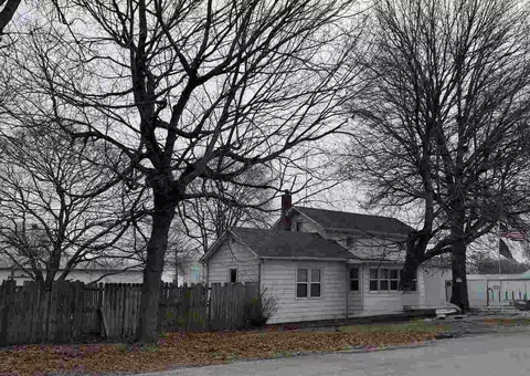 404 Main St, Nichols, IA 52766