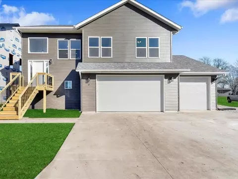 425 N Stewart St, North Liberty, IA 52317