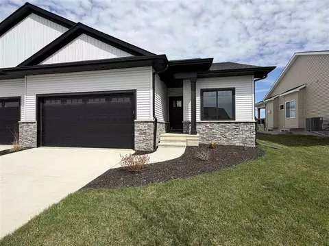 1222 Berkshire Ln, North Liberty, IA 52317
