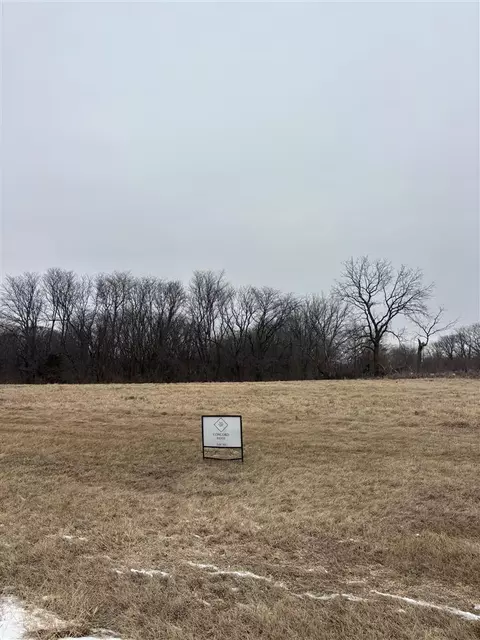 4006 Concord Ln, Wapello, IA 52653