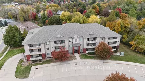 470 N 1st Ave, Iowa City, IA 52245
