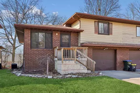 821 Dover St, Iowa City, IA 52245