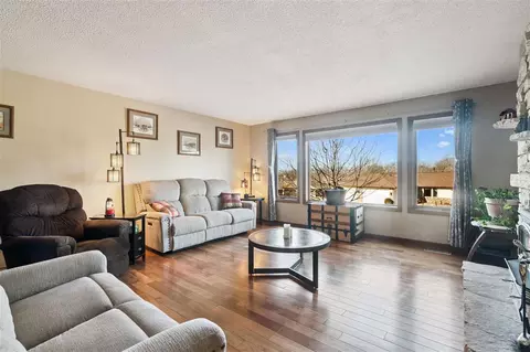 1568 Matterhorn Dr NE, Cedar Rapids, IA 52402