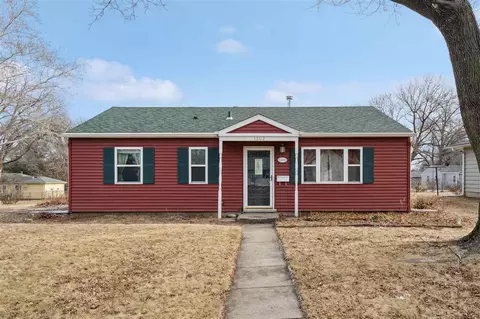 1302 Ash St, Iowa City, IA 52240