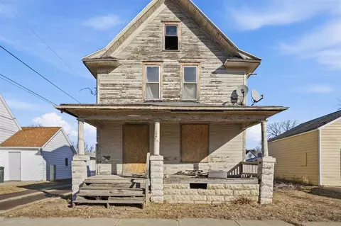 210 Kern St, Waterloo, IA 50703