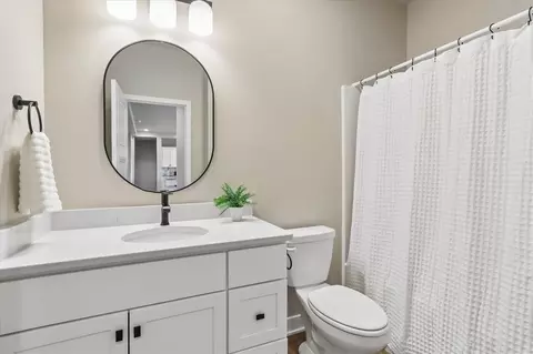 Bath - 3215 Sunflower St, Ely, IA 52227 photo 2 of 2
