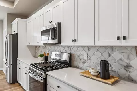 Kitchen - 3215 Sunflower St, Ely, IA 52227 photo 3 of 4