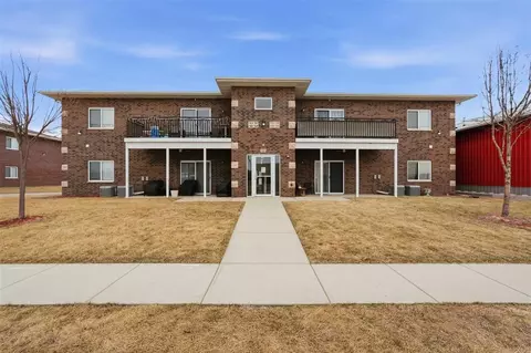 763 N Perkins St, Lone Tree, IA 52755