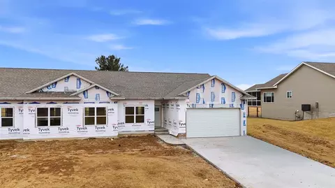1895 Ashford Ave, Muscatine, IA 52761