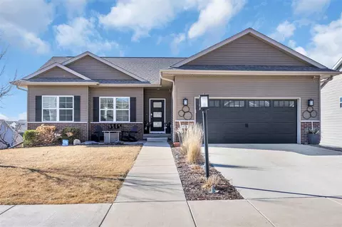 571 Fawn Ave, Tiffin, IA 52340
