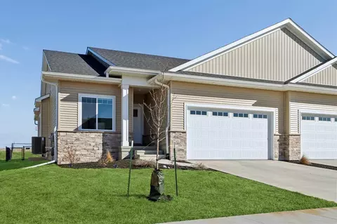 1230 Berkshire Ln, North Liberty, IA 52317