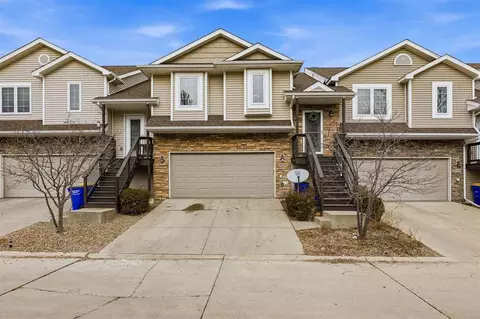 1050 Twilight Dr, North Liberty, IA 52317