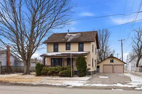 415 S Ave D, Washington, IA 52353