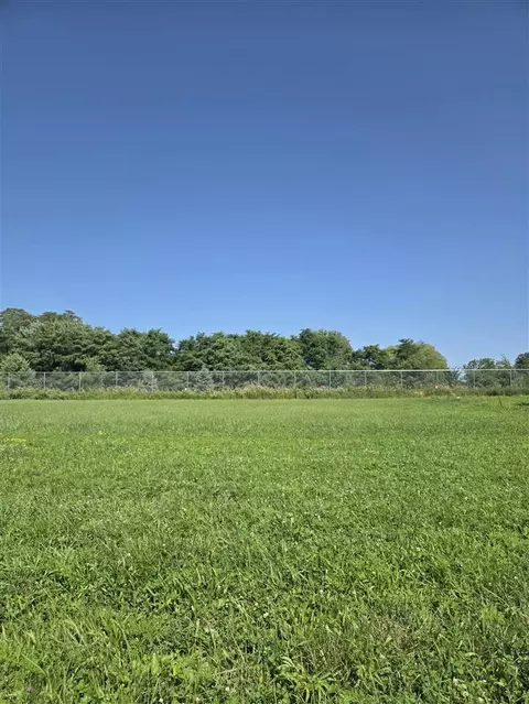 1404 Tamarack Trl, Iowacity, IA 52245