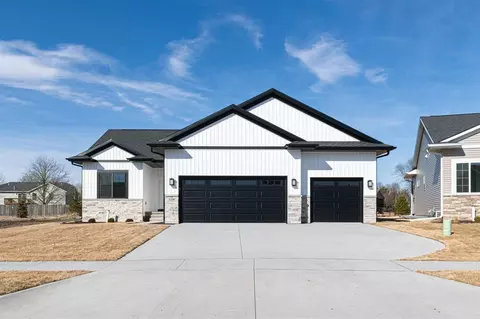 1250 Priscilla Ct, North Liberty, IA 52317