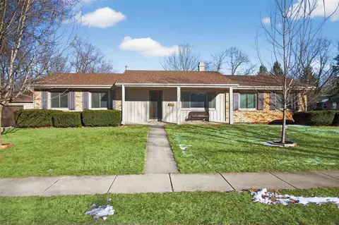 610 Arbor Dr, Iowa City, IA 52245