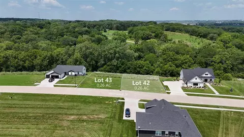 203 Westwood Cir, Kalona, IA 52247