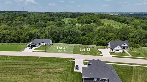 205 Westwood Cir, Kalona, IA 52247