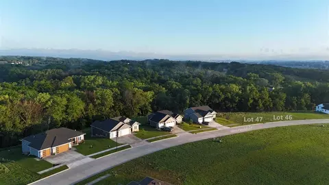 213 Westwood Cir, Kalona, IA 52247