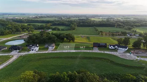210 N Ridge Pl, Kalona, IA 52247