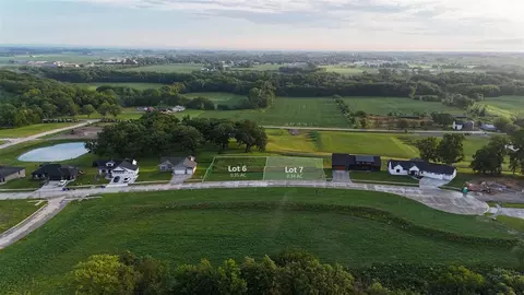 212 N Ridge Pl, Kalona, IA 52247