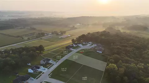 211 N Ridge Pl, Kalona, IA 52247