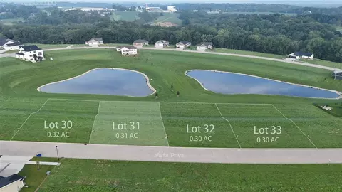 215 Vista Dr, Kalona, IA 52247