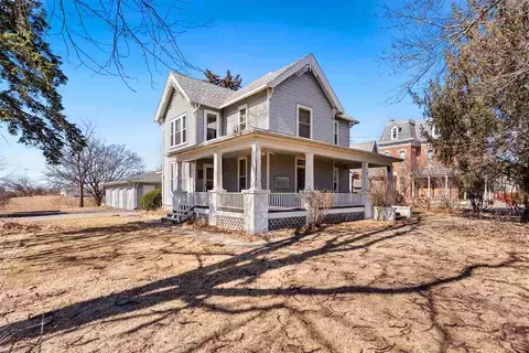 1205 S Iowa Ave, Washington, IA 52353