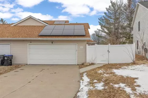 1413 Kenai Ct, Coralville, IA 52241