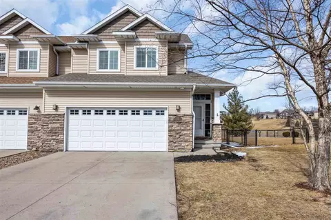 32 Ash Ct, North Liberty, IA 52317