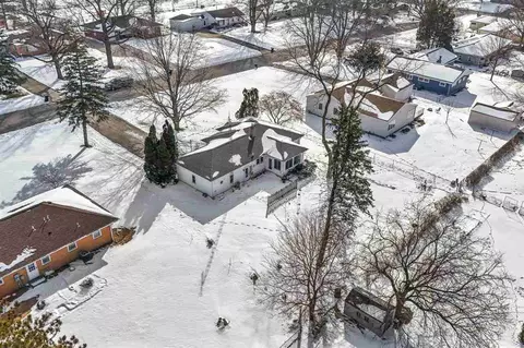 3103 Hillcrest Dr, Cedar Falls, IA 50613
