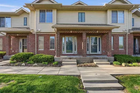 6 Ashford Pl, Iowa City, IA 52245