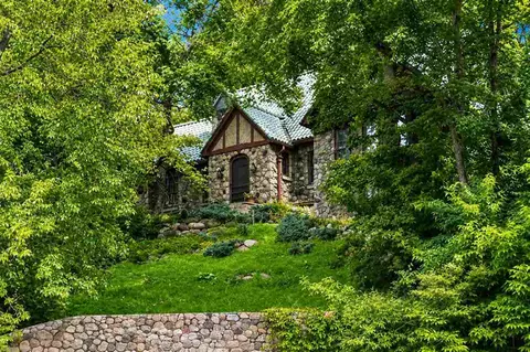 1818 N Dubuque St, Iowa City, IA 52245