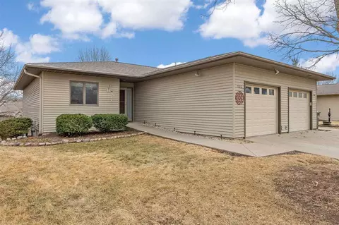 134 Friendship St, Iowa City, IA 52245