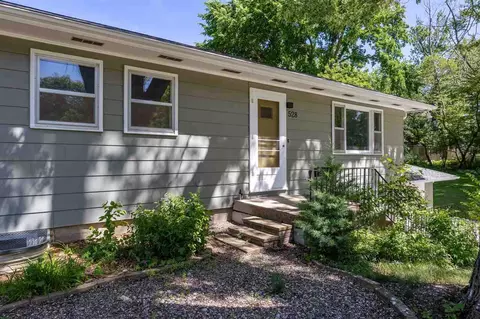 528 Beldon Ave, Iowa City, IA 52246