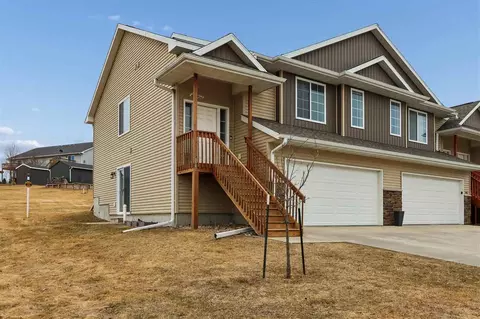 600 Riley Ln, West Branch, IA 52358